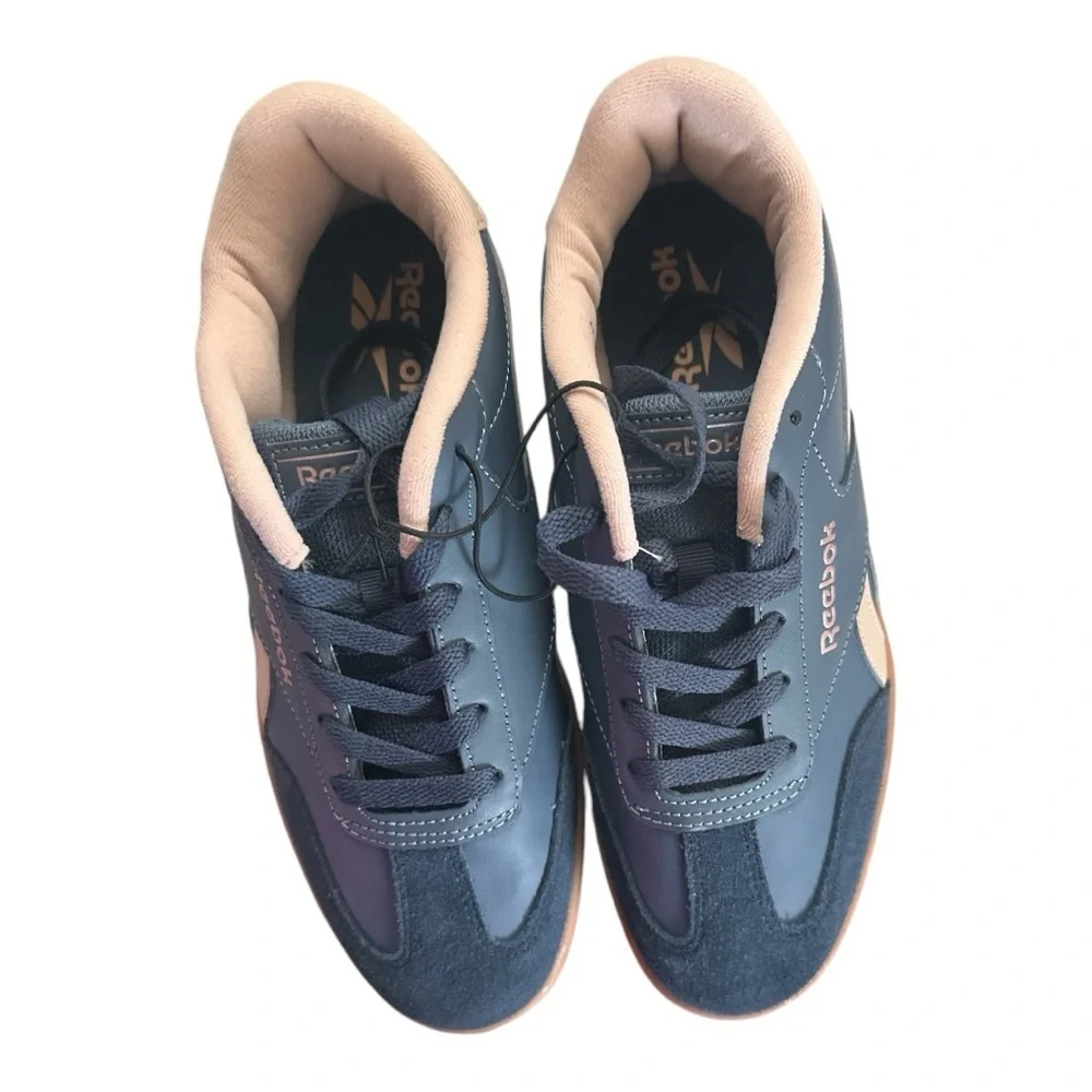 NWB Reebok Forte Lounge women’s Navy and Tan Sneakers SZ WNS 8
